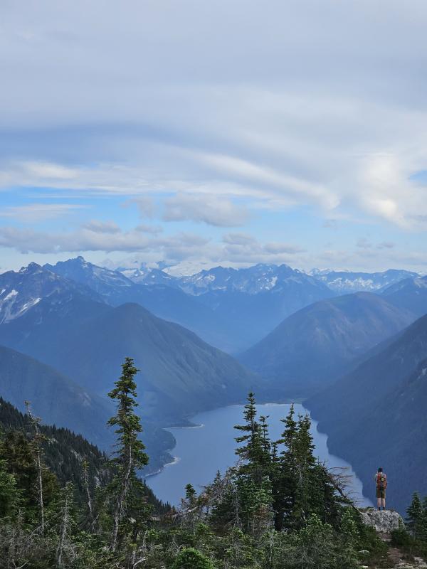 Flora Lake Trail