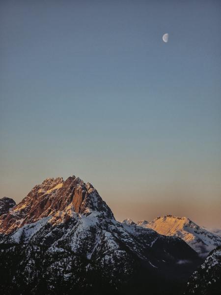 Crest Mountain